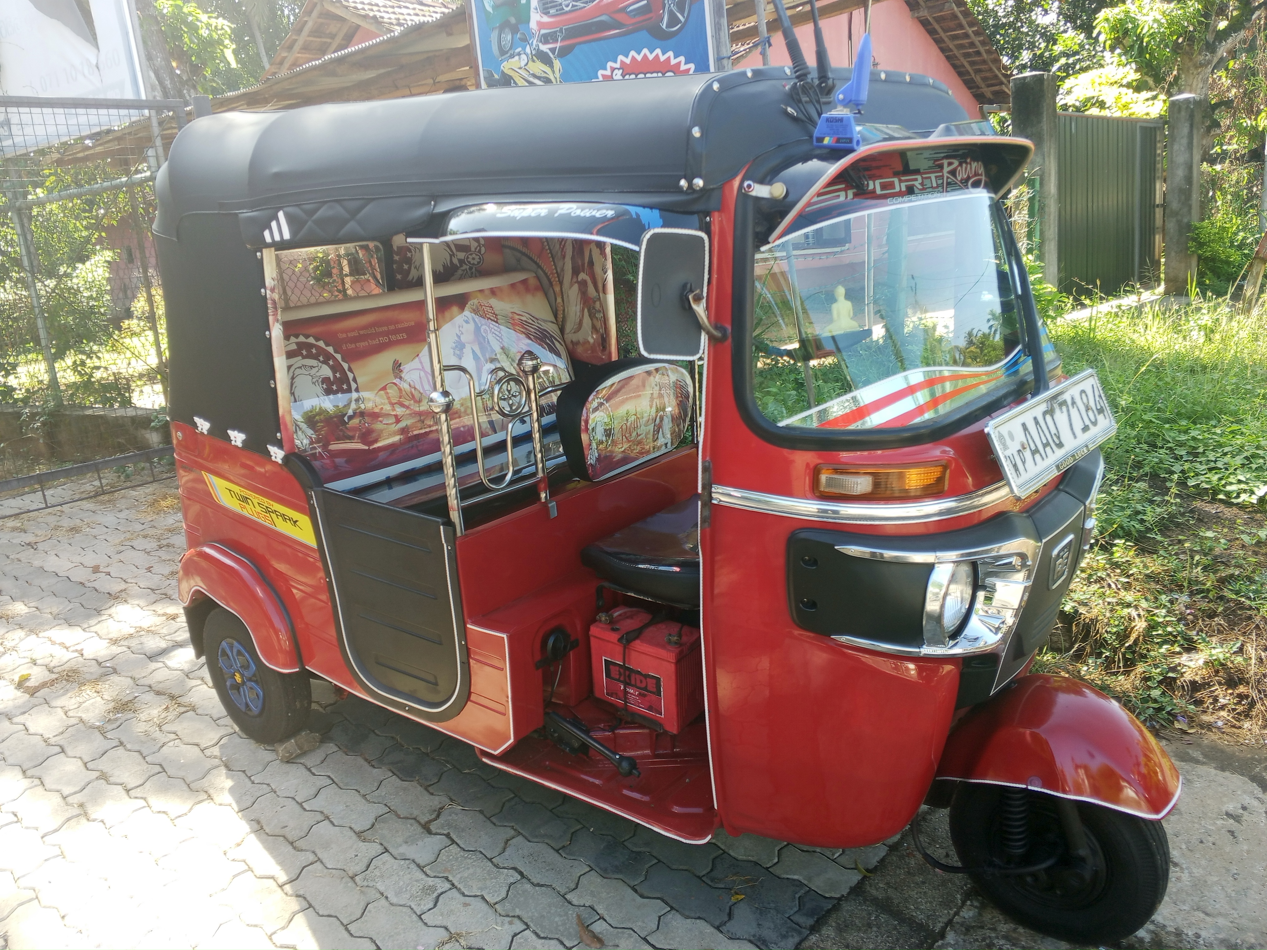 Bajaj Three Wheel 2015 - භාවිතා කරන ලද ත්‍රිරෝද රථය sale in Sri Lanka - patpat.lk