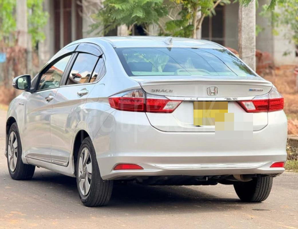 Honda Grace 2015 - பயன்படுத்தப்பட்டது கார் sale in Sri Lanka - patpat.lk