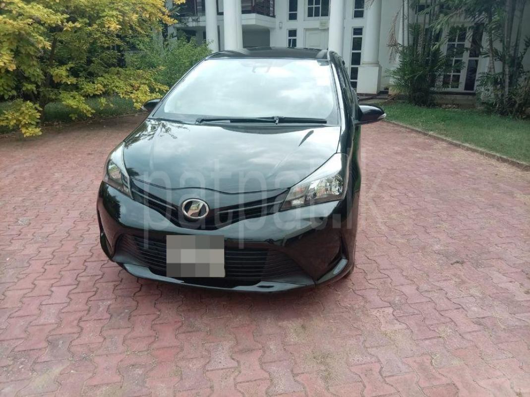Toyota Vitz 2017 - பயன்படுத்தப்பட்டது கார் sale in Sri Lanka - patpat.lk