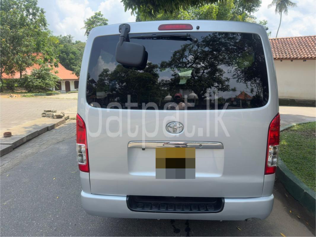 Toyota Hiace 2007 - மறுசீரமைக்கப்பட்டது வேன் sale in Sri Lanka - patpat.lk