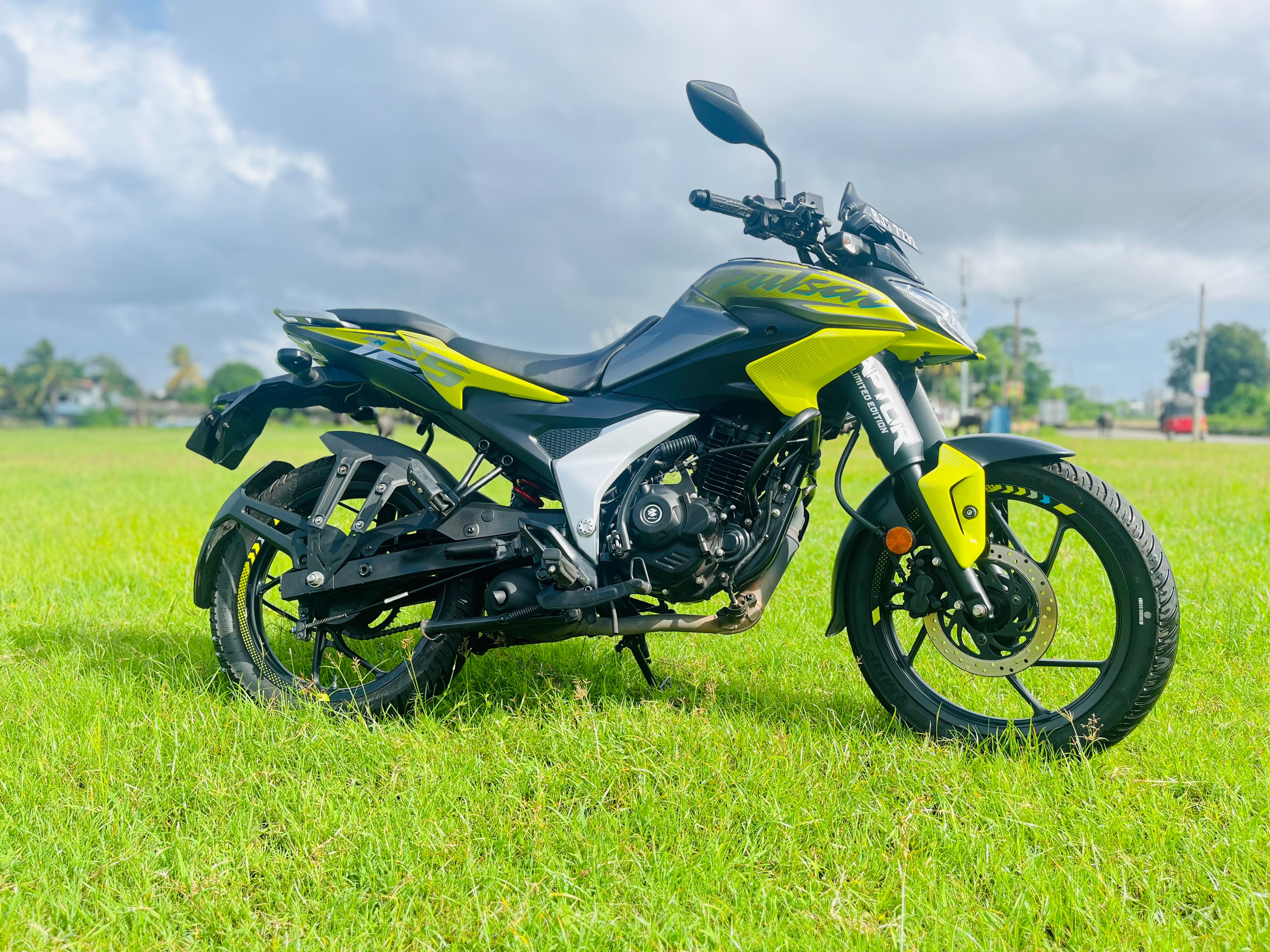 Bajaj Pulsar 2025 - பயன்படுத்தப்பட்டது பைக் sale in Sri Lanka - patpat.lk