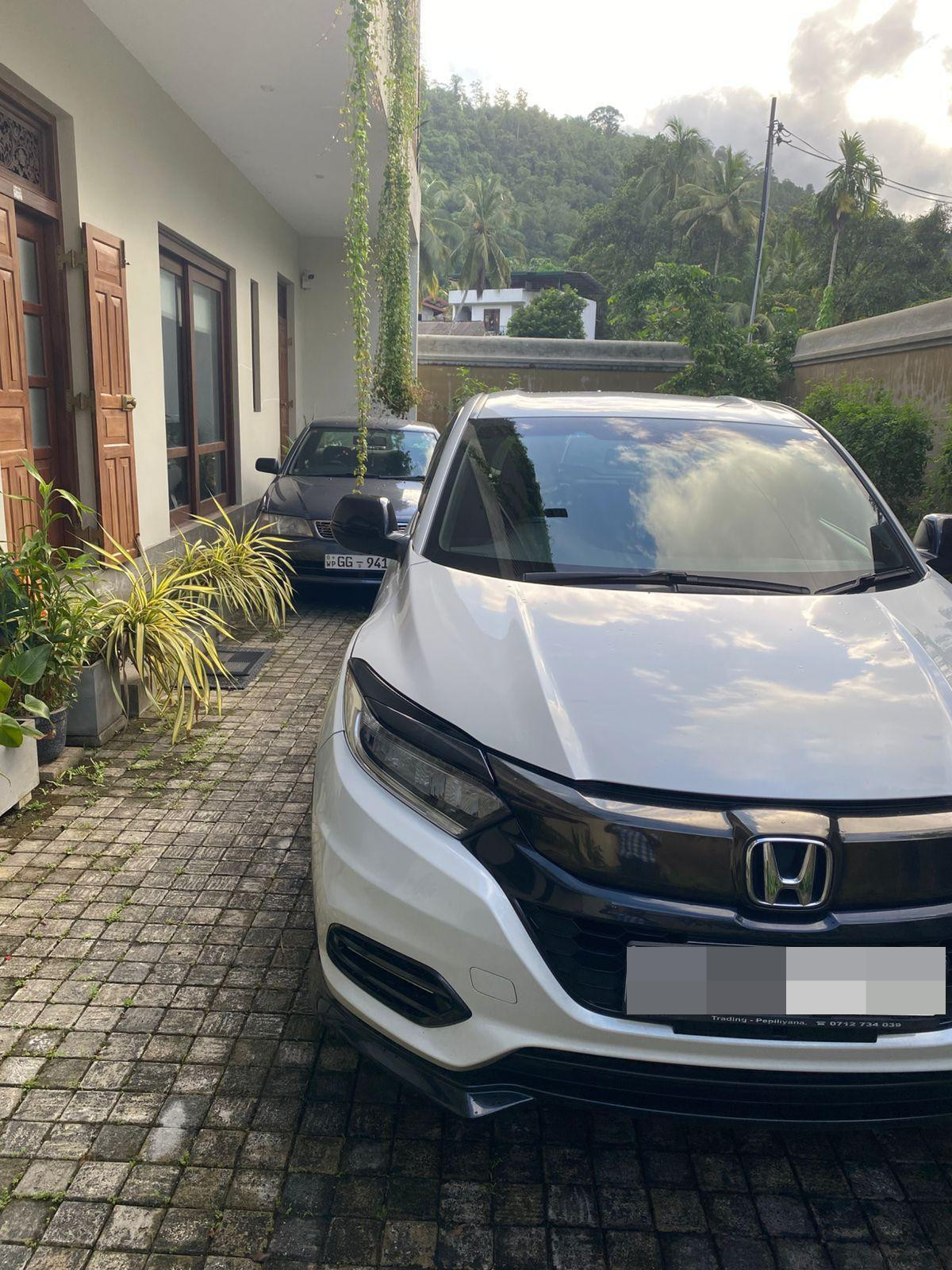 Honda Vezel 2020 - பயன்படுத்தப்பட்டது SUV sale in Sri Lanka - patpat.lk