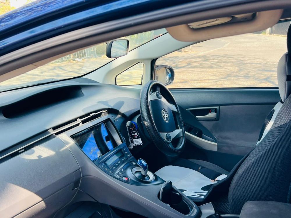 Toyota Prius 2018 - Used Car sale in Sri Lanka - patpat.lk