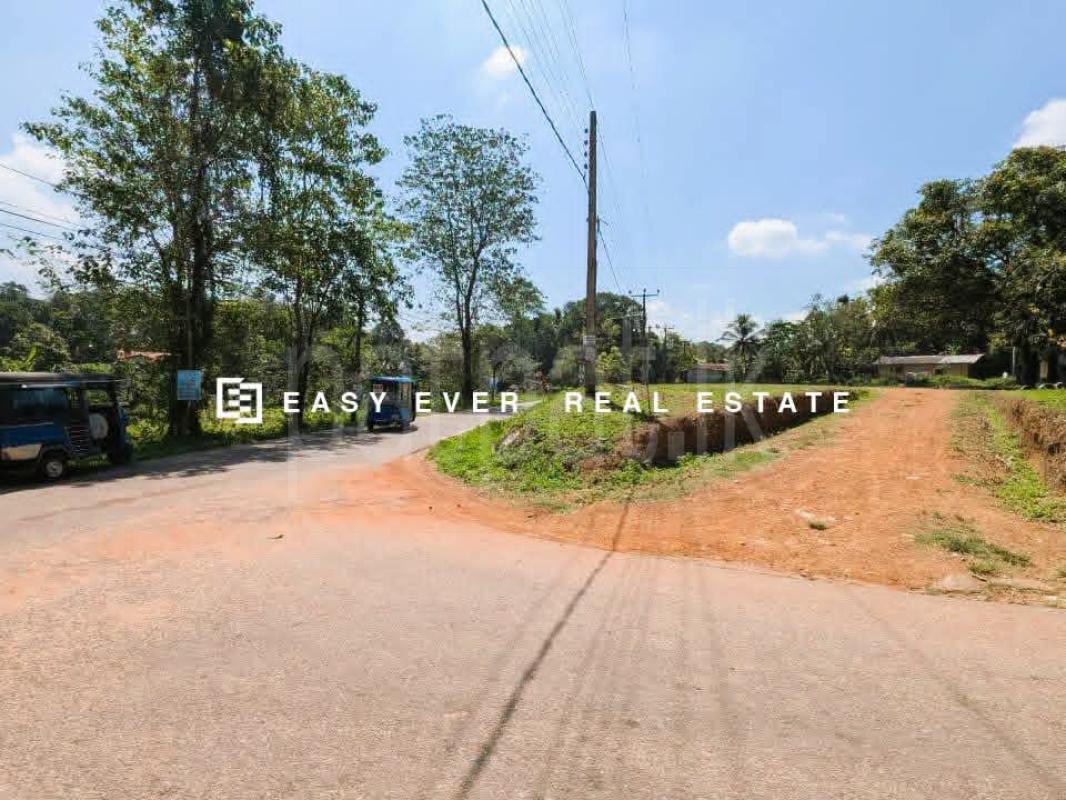 Residential Land for Sale in Kirindiwela