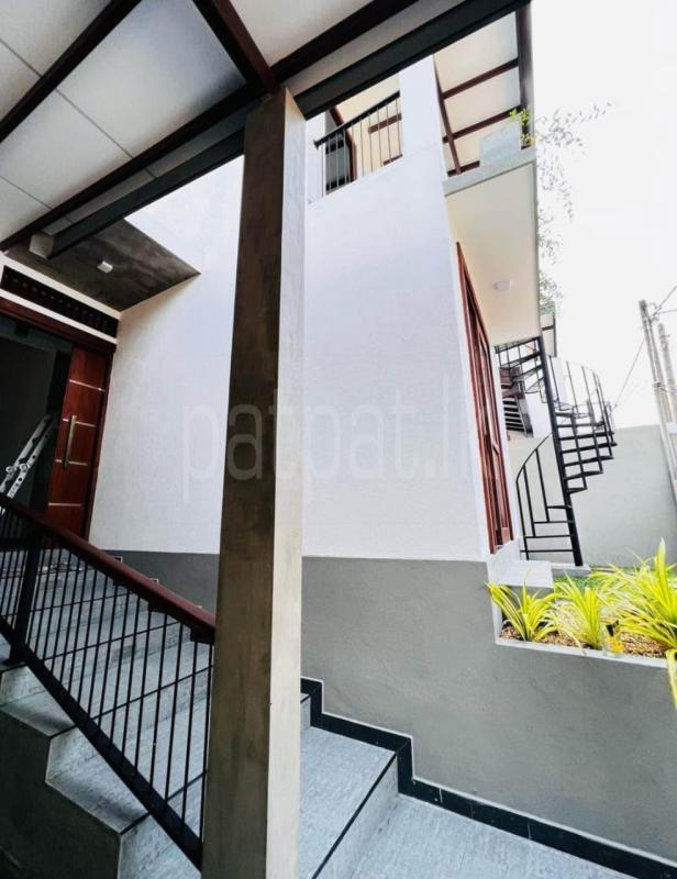 House for Sale in Athurugiriya ads-image-1