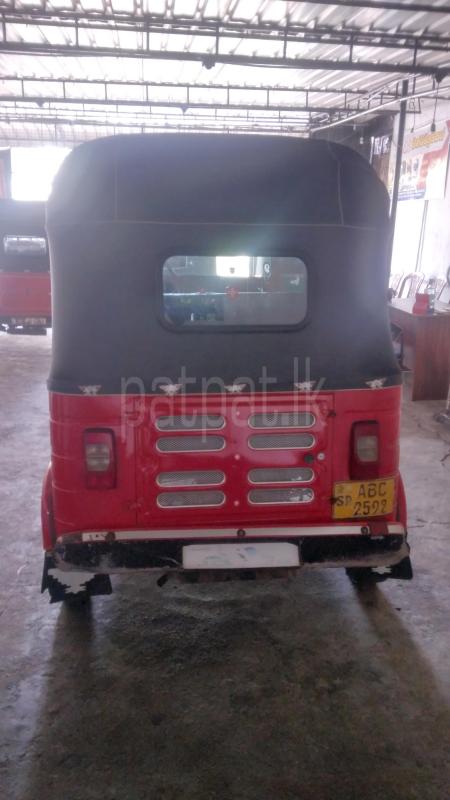 Bajaj Three Wheel 2015 - பயன்படுத்தப்பட்டது முச்சக்கர வண்டி sale in Sri Lanka - patpat.lk