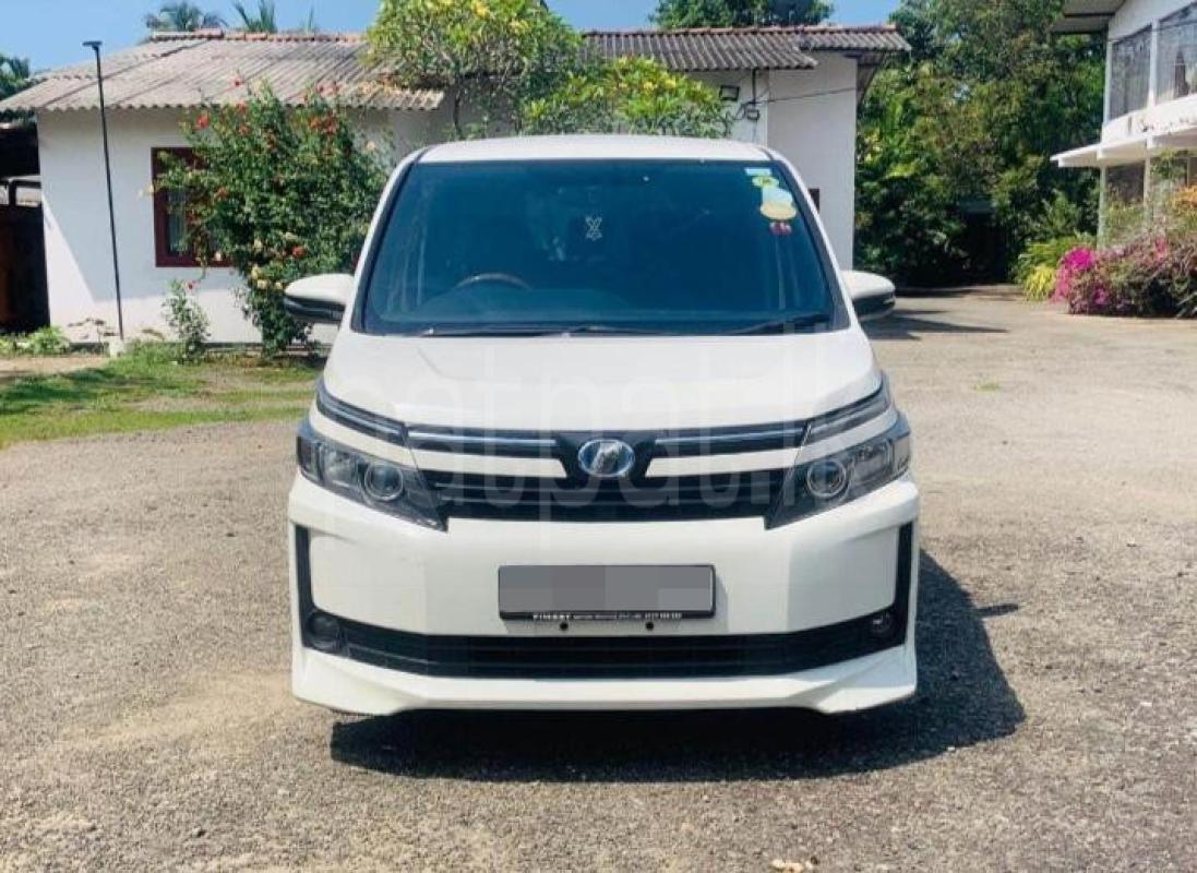 Toyota Voxy 2014 - Used Van sale in Sri Lanka - patpat.lk