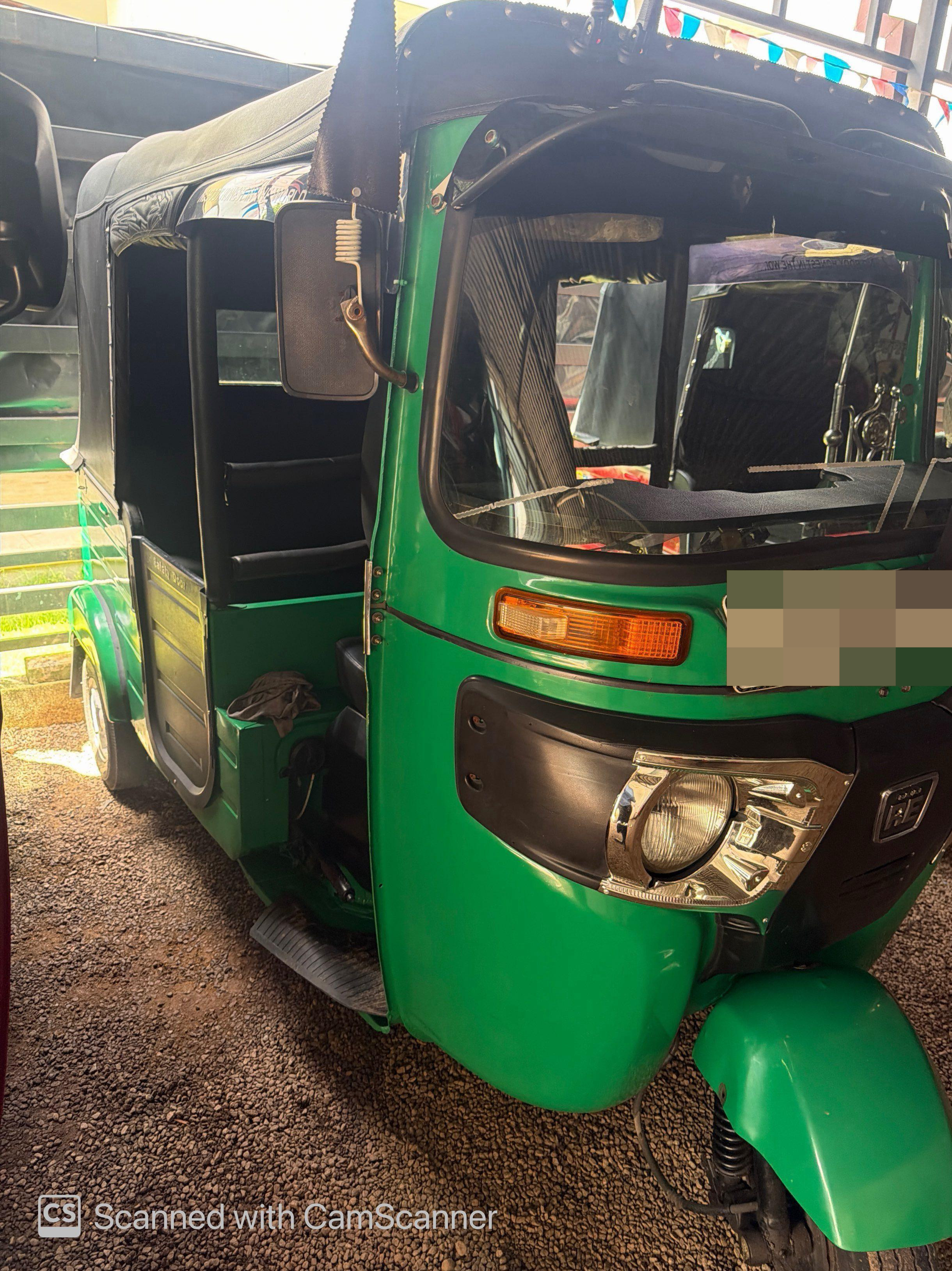 Bajaj 4 stroke 2016 - பயன்படுத்தப்பட்டது முச்சக்கர வண்டி sale in Sri Lanka - patpat.lk