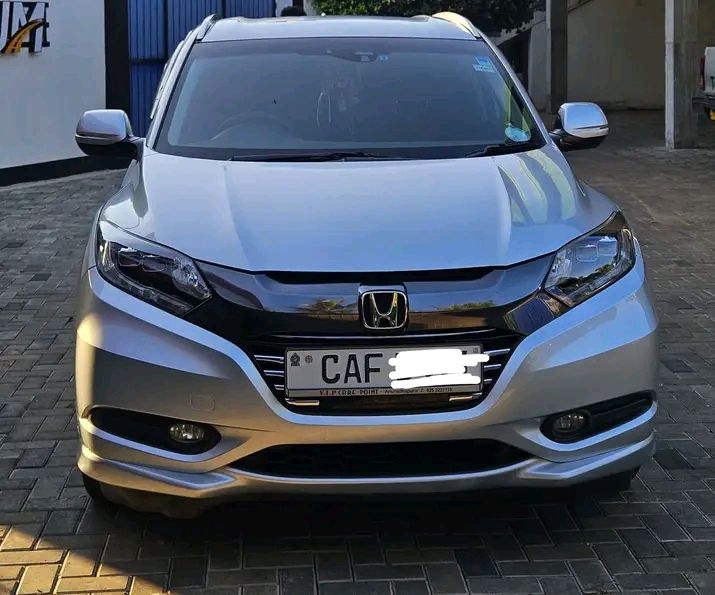 Honda Vezel 2014 - භාවිතා කරන ලද SUV රථය sale in Sri Lanka - patpat.lk
