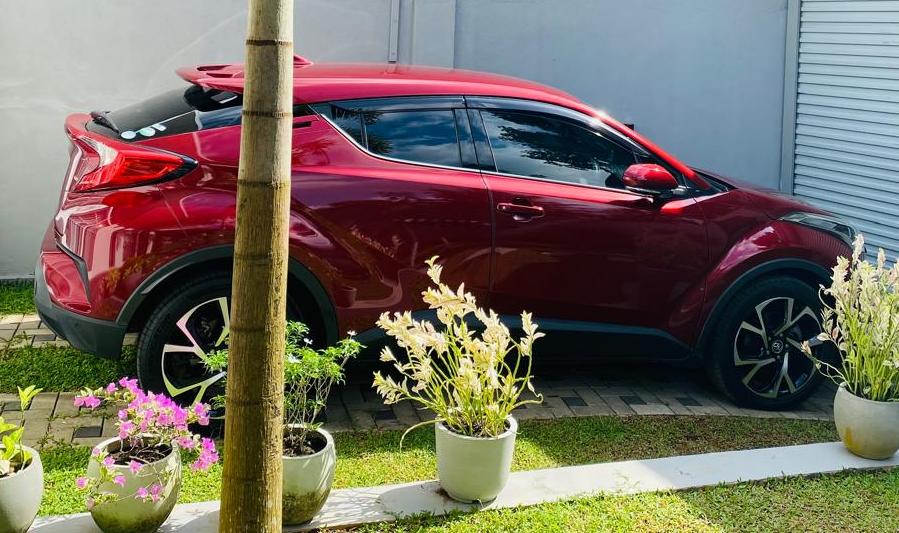 Toyota CHR 2017 - பயன்படுத்தப்பட்டது SUV sale in Sri Lanka - patpat.lk