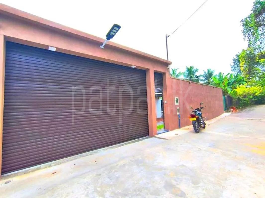 House for Sale in Athurugiriya
