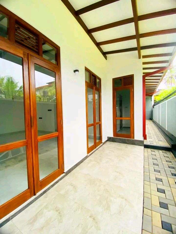 House for Sale in Athurugiriya