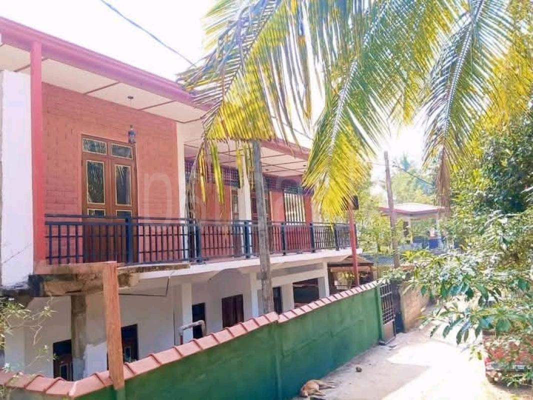 House for Sale in Menikhinna