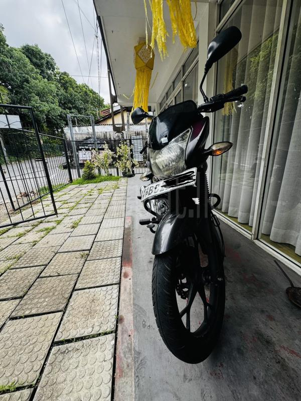 Bajaj Discover 2015 - பயன்படுத்தப்பட்டது பைக் sale in Sri Lanka - patpat.lk