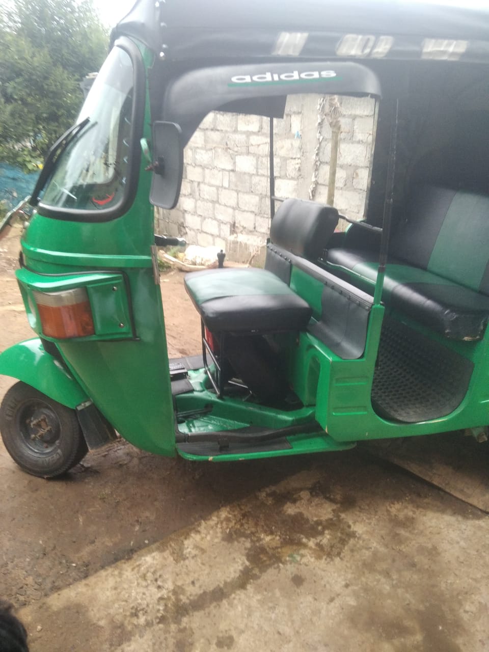 Bajaj Three Wheel 2012 - භාවිතා කරන ලද ත්‍රිරෝද රථය sale in Sri Lanka - patpat.lk