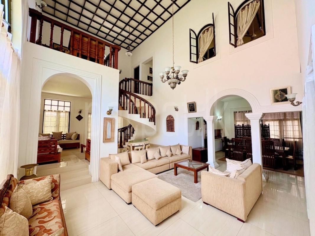 House for Sale in Bambalapitiya (Colombo 04)