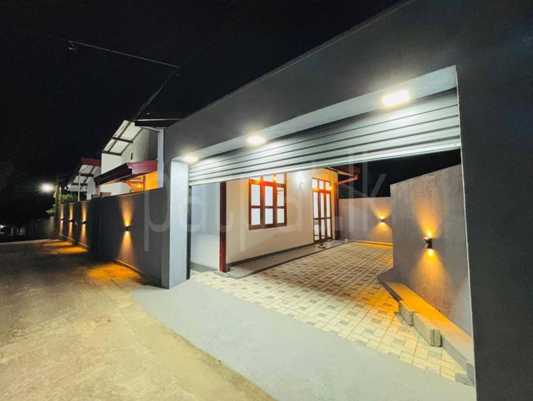 House for Sale in Athurugiriya ads-image-1