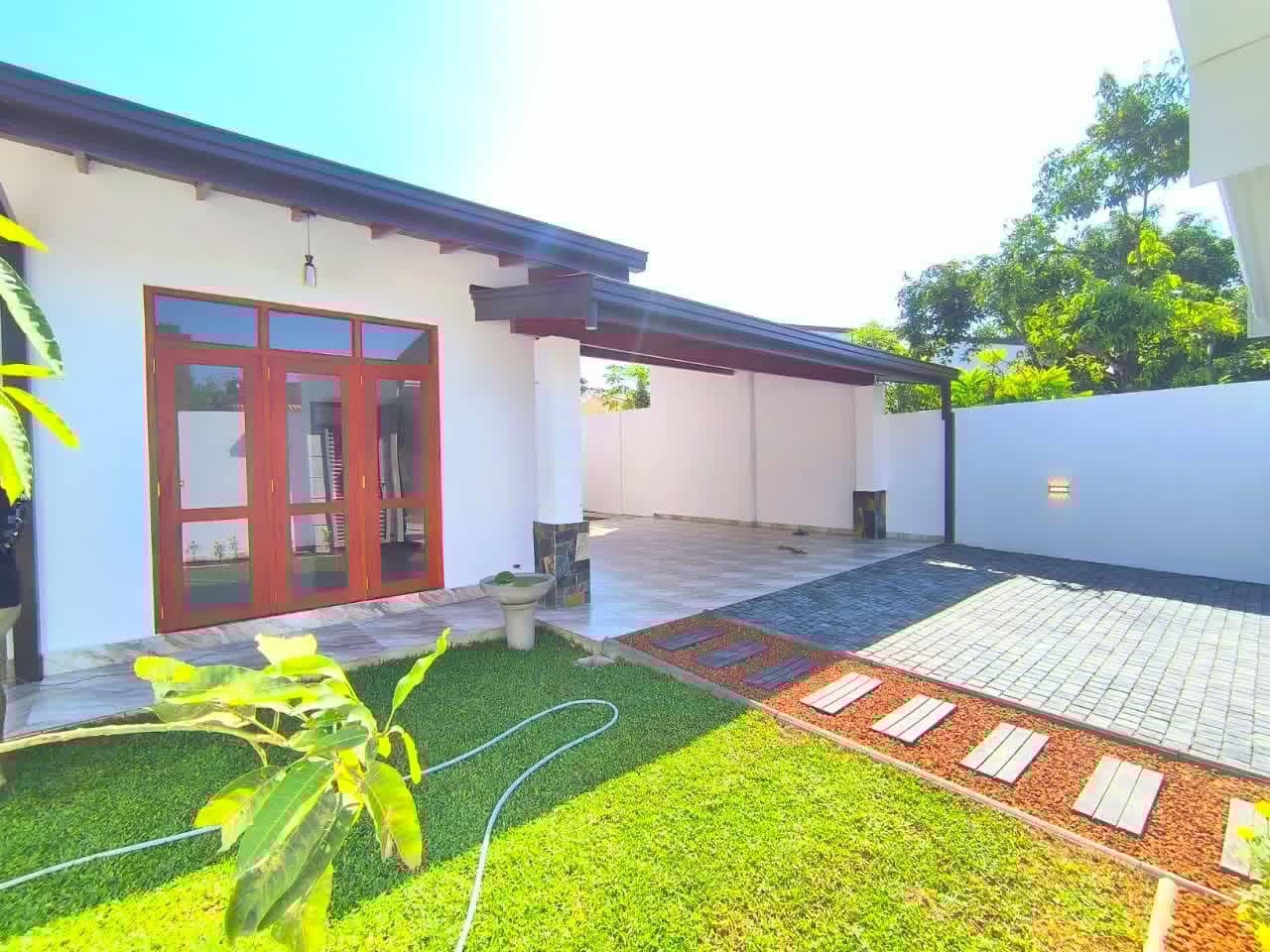 House for Sale in Athurugiriya