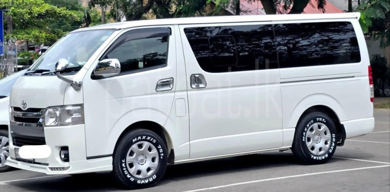 Toyota Hiace 2015 - பயன்படுத்தப்பட்டது வேன் sale in Sri Lanka - patpat.lk