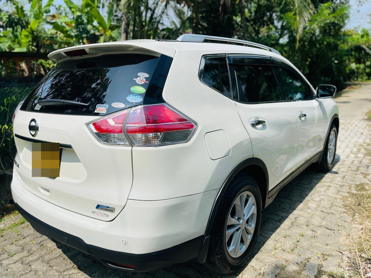 Nissan X Trail 2016 - பயன்படுத்தப்பட்டது SUV sale in Sri Lanka - patpat.lk