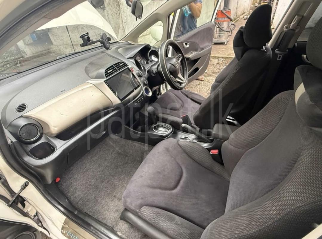 Honda Fit 2012 - பயன்படுத்தப்பட்டது கார் sale in Sri Lanka - patpat.lk