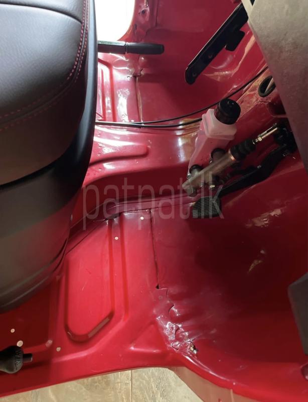 Bajaj 4 stroke 2017 - பயன்படுத்தப்பட்டது முச்சக்கர வண்டி sale in Sri Lanka - patpat.lk