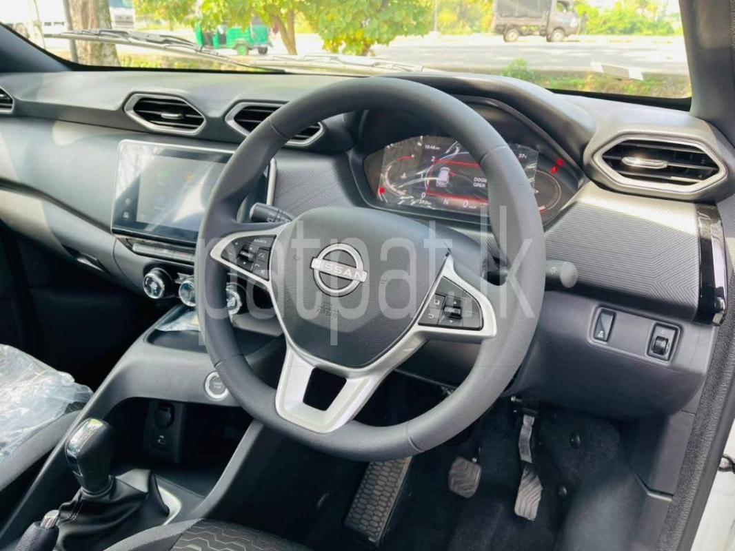 Advertisement image 6