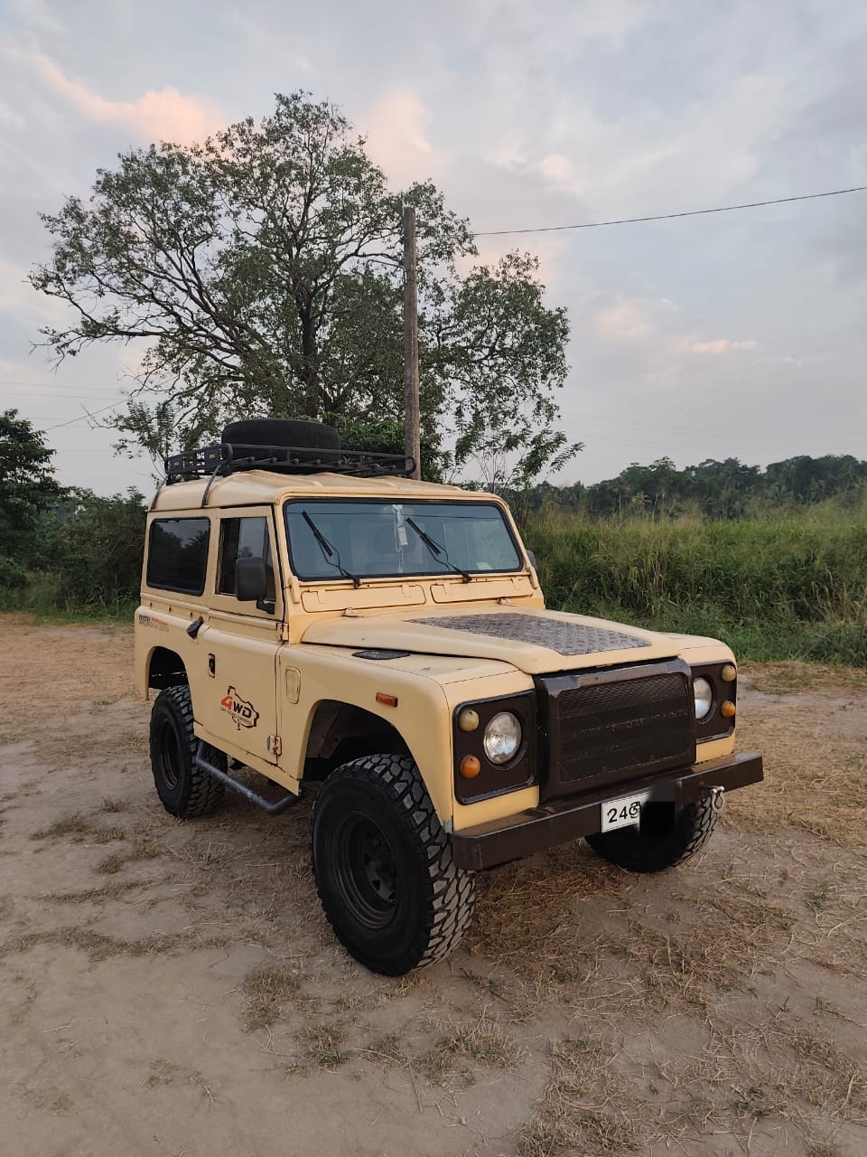 Land Rover Defender 1998 - பயன்படுத்தப்பட்டது SUV sale in Sri Lanka - patpat.lk