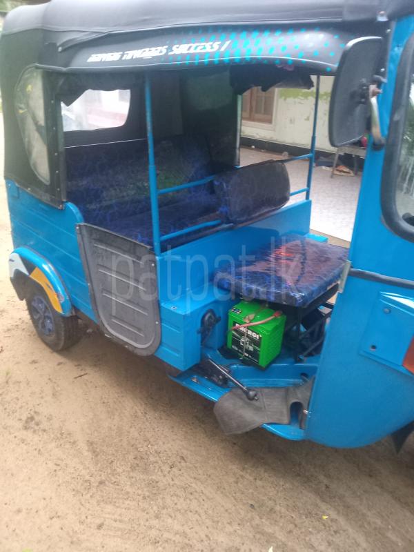 Bajaj 4 stroke 2013 - பயன்படுத்தப்பட்டது முச்சக்கர வண்டி sale in Sri Lanka - patpat.lk