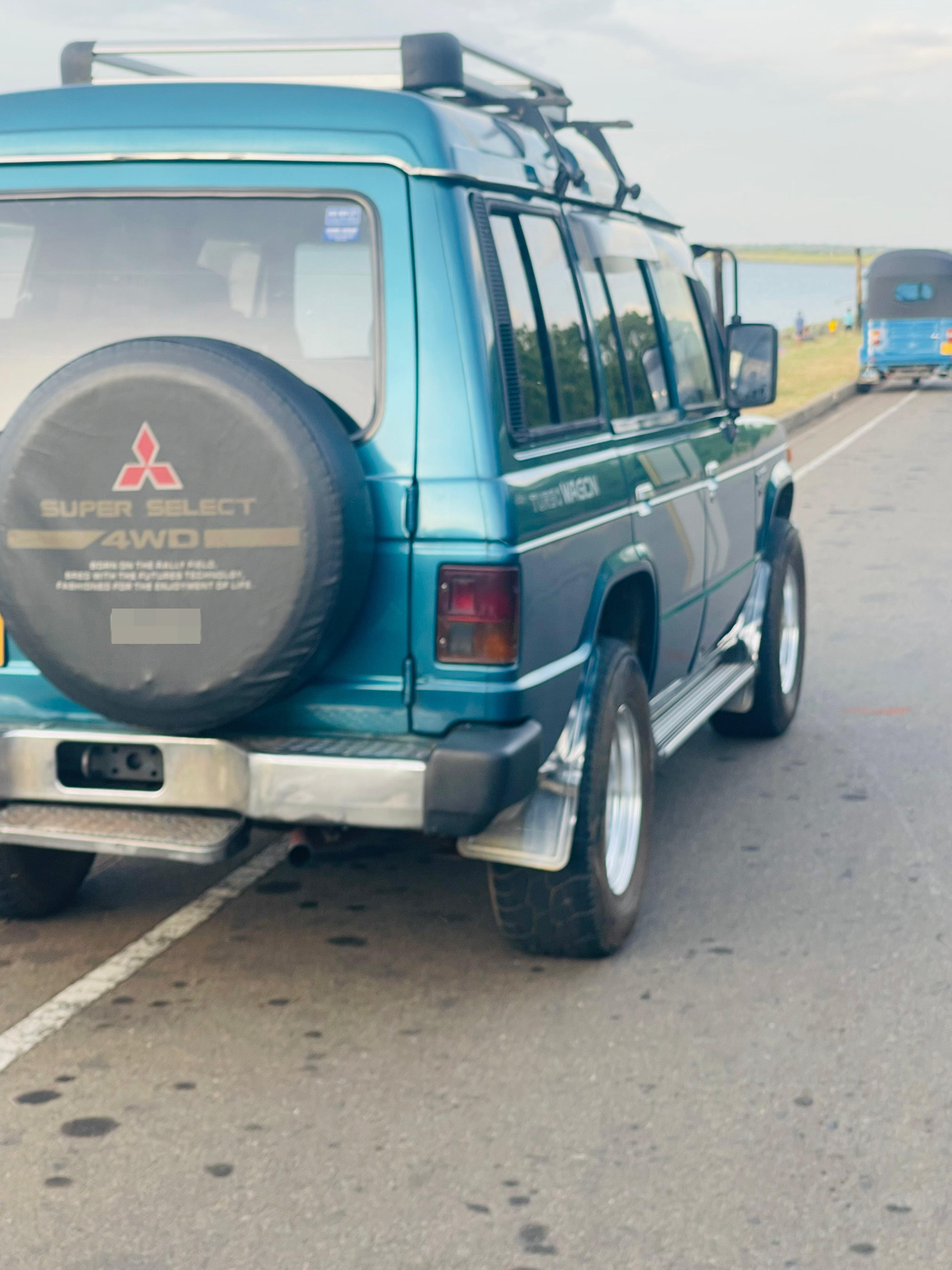 Mitsubishi Pajero 1985 - Used SUV sale in Sri Lanka - patpat.lk