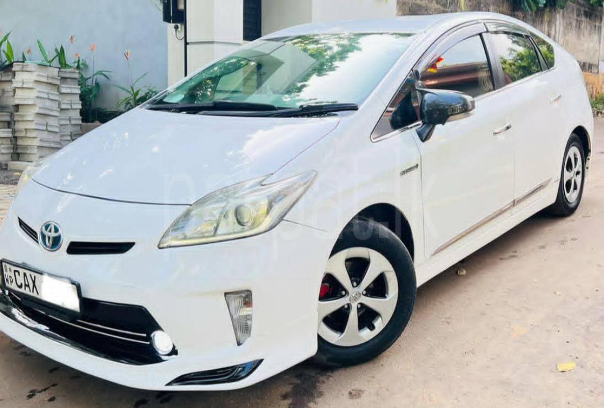 Toyota PRIUS S TOURUING 2013 - பயன்படுத்தப்பட்டது கார் sale in Sri Lanka - patpat.lk