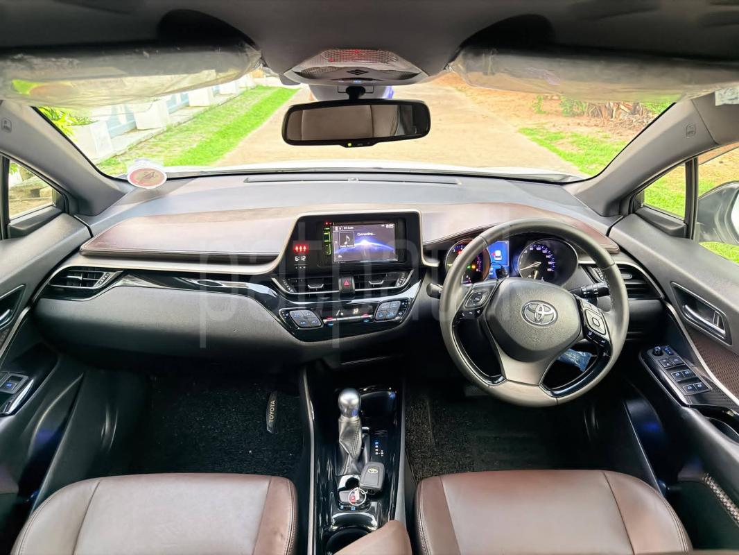 Toyota CHR 2018 - பயன்படுத்தப்பட்டது SUV sale in Sri Lanka - patpat.lk