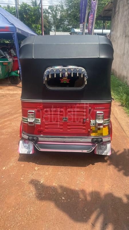 Bajaj Three Wheel 2015 - භාවිතා කරන ලද ත්‍රිරෝද රථය sale in Sri Lanka - patpat.lk