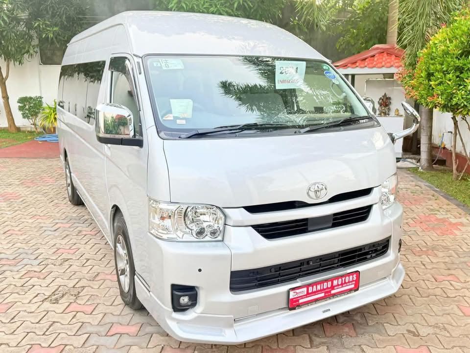 Toyota Hiace 2024 - අලුත් වෑන් රථය sale in Sri Lanka - patpat.lk