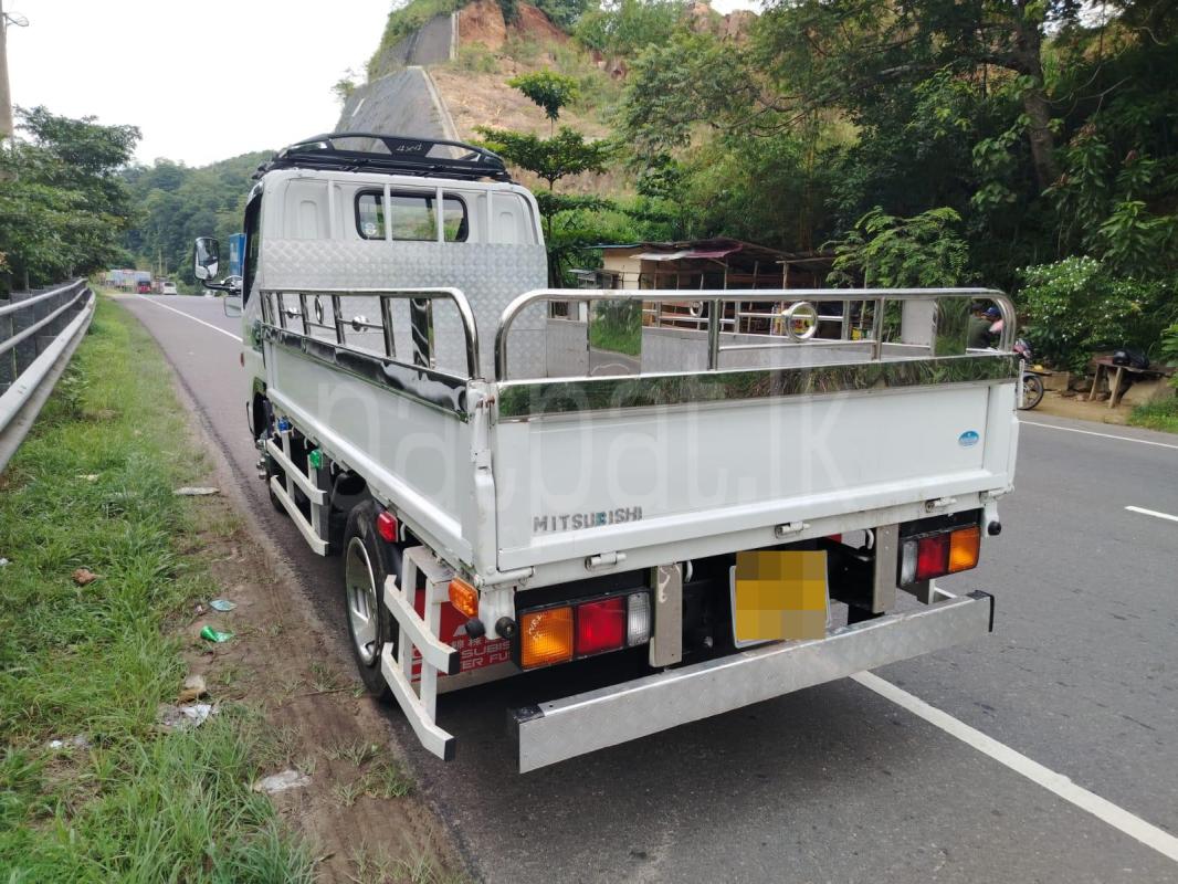 Mitsubishi Canter 2014 - பயன்படுத்தப்பட்டது டிரக் sale in Sri Lanka - patpat.lk