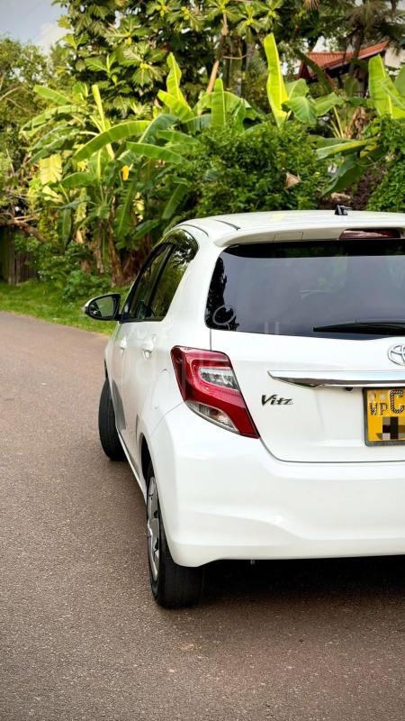 Toyota Vitz 2015 - பயன்படுத்தப்பட்டது கார் sale in Sri Lanka - patpat.lk