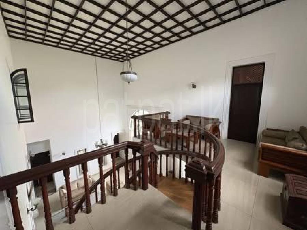 House for Sale in Bambalapitiya (Colombo 04)