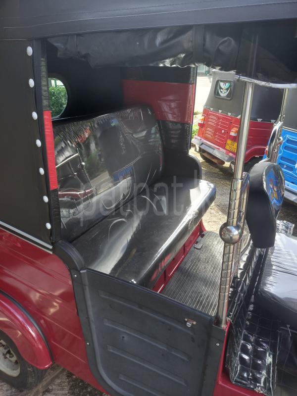 Bajaj Three Wheel 2014 - பயன்படுத்தப்பட்டது முச்சக்கர வண்டி sale in Sri Lanka - patpat.lk
