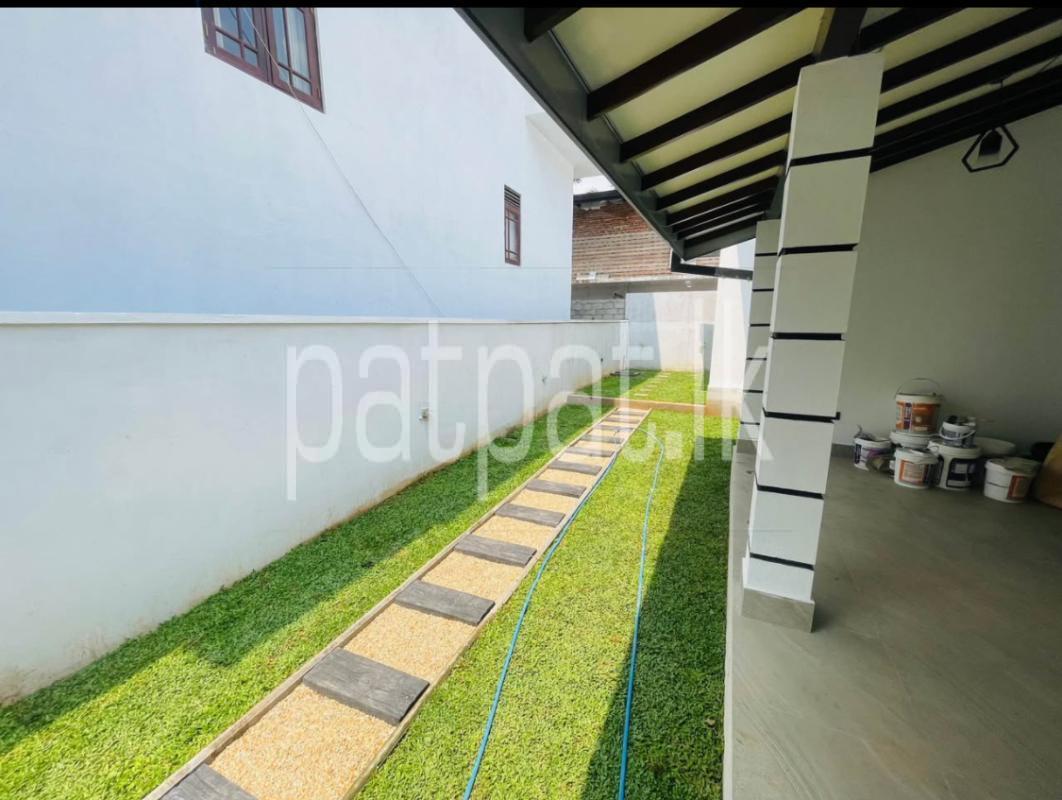 House for Sale in Athurugiriya