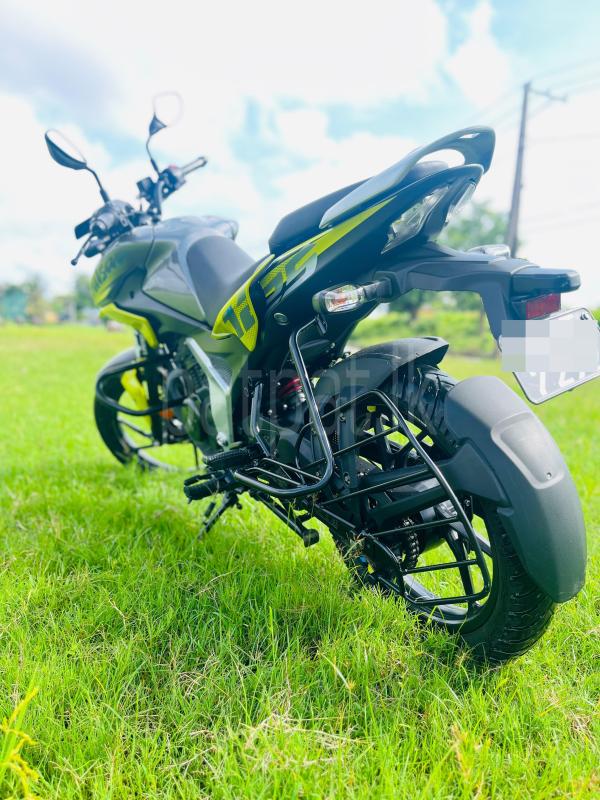 Bajaj Pulsar 2025 - பயன்படுத்தப்பட்டது பைக் sale in Sri Lanka - patpat.lk