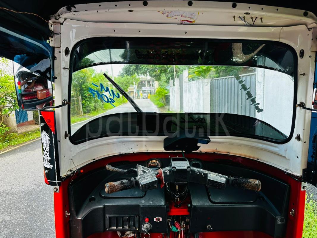 Bajaj 4 stroke 2011 - பயன்படுத்தப்பட்டது முச்சக்கர வண்டி sale in Sri Lanka - patpat.lk