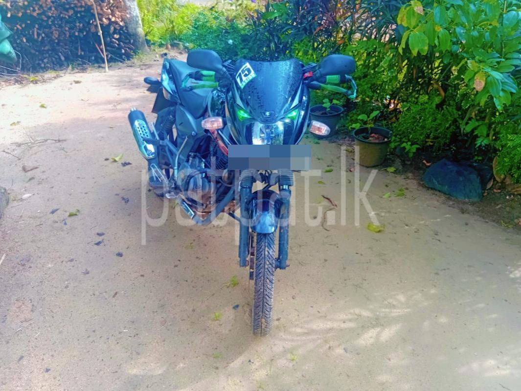 Bajaj Pulsar 2017 - பயன்படுத்தப்பட்டது பைக் sale in Sri Lanka - patpat.lk