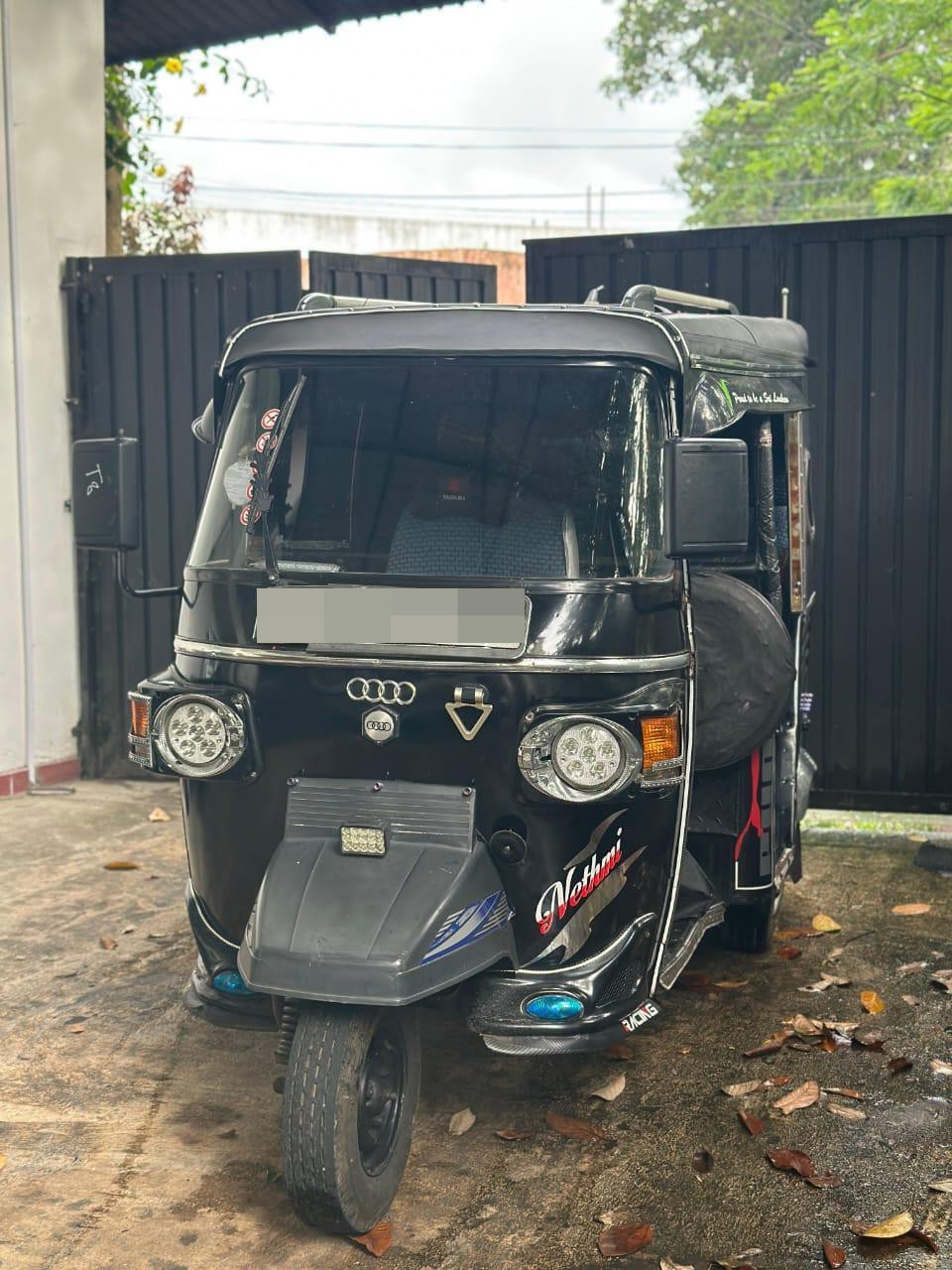 Piaggio Three Wheel 2014 - භාවිතා කරන ලද ත්‍රිරෝද රථය sale in Sri Lanka - patpat.lk