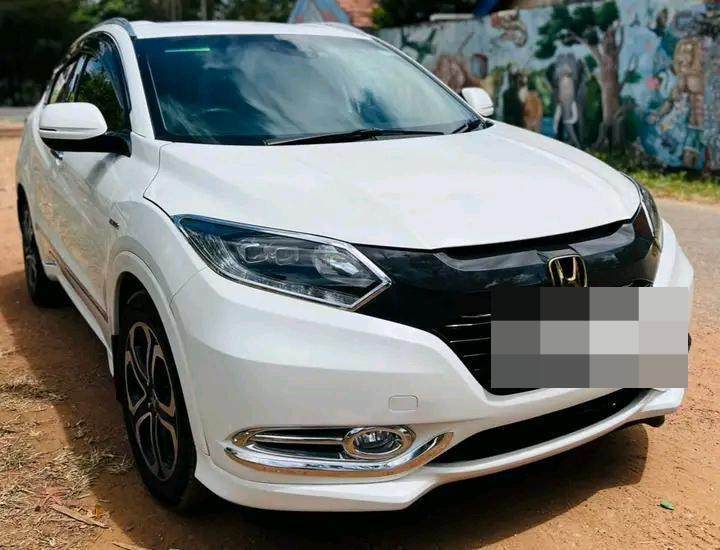 Honda Vezel 2015 - භාවිතා කරන ලද SUV රථය sale in Sri Lanka - patpat.lk