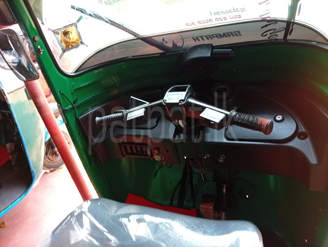 Bajaj Three Wheel 2010 - භාවිතා කරන ලද ත්‍රිරෝද රථය sale in Sri Lanka - patpat.lk