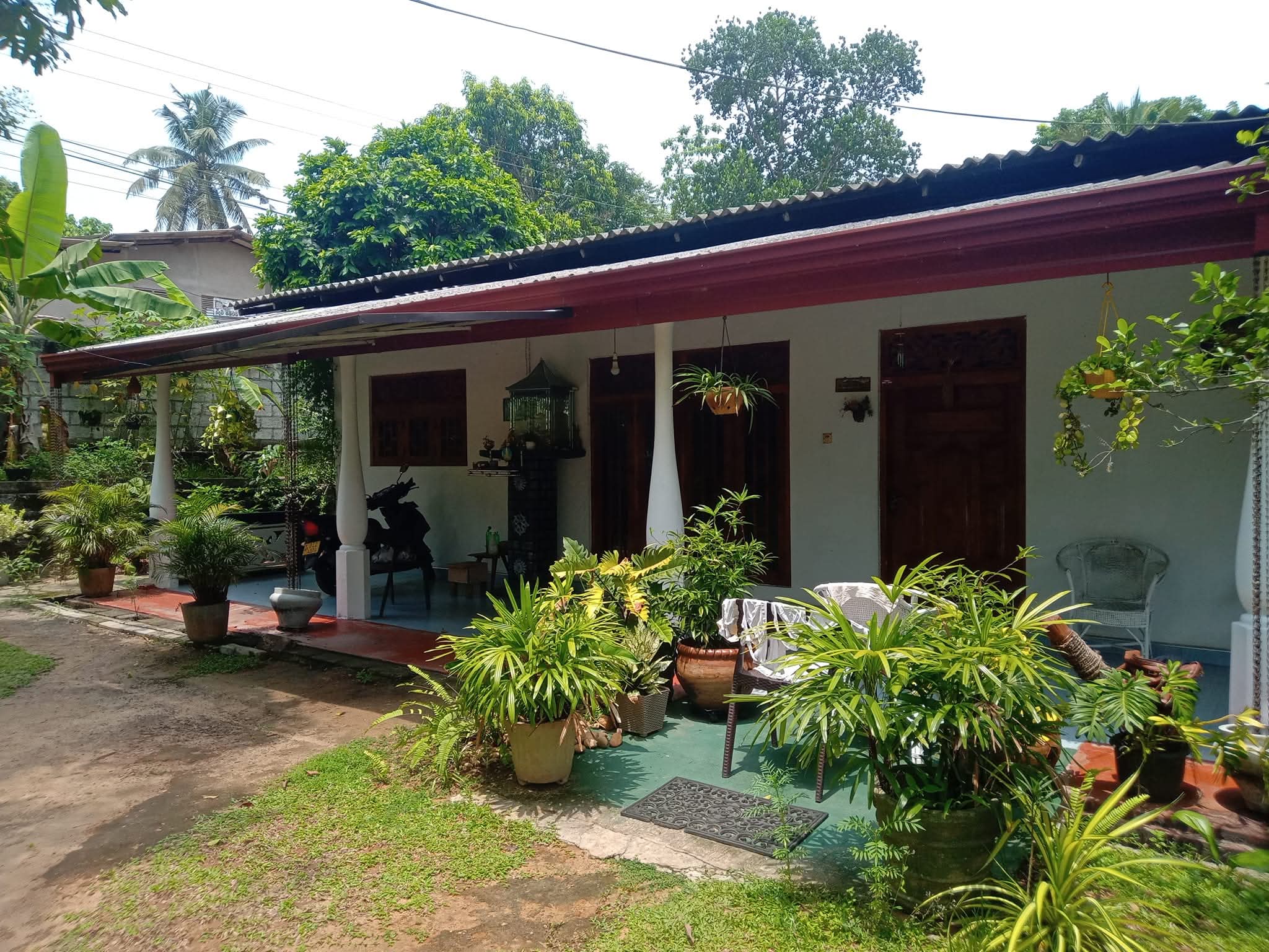 House for Sale in Adampan