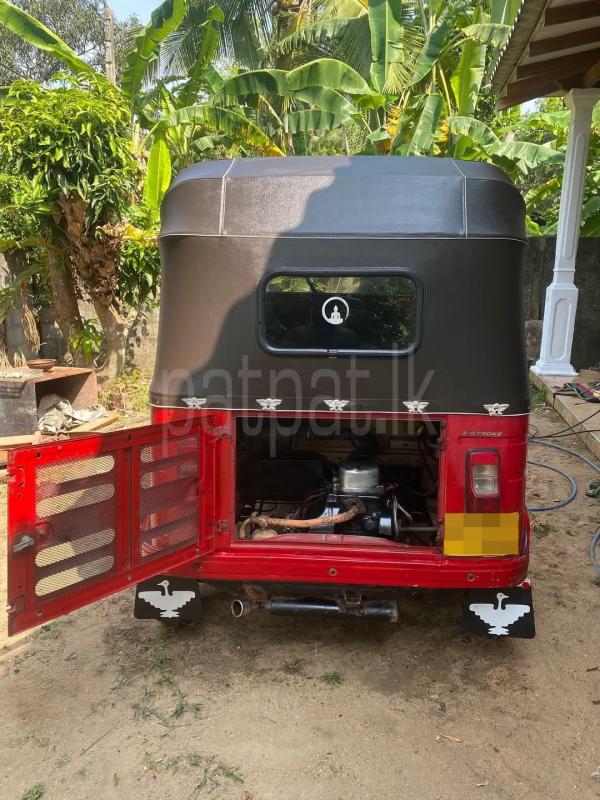 Bajaj Three Wheel 2015 - பயன்படுத்தப்பட்டது முச்சக்கர வண்டி sale in Sri Lanka - patpat.lk