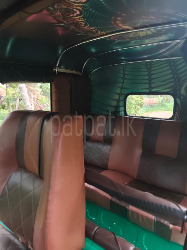 Bajaj 4 stroke 2015 - பயன்படுத்தப்பட்டது முச்சக்கர வண்டி sale in Sri Lanka - patpat.lk