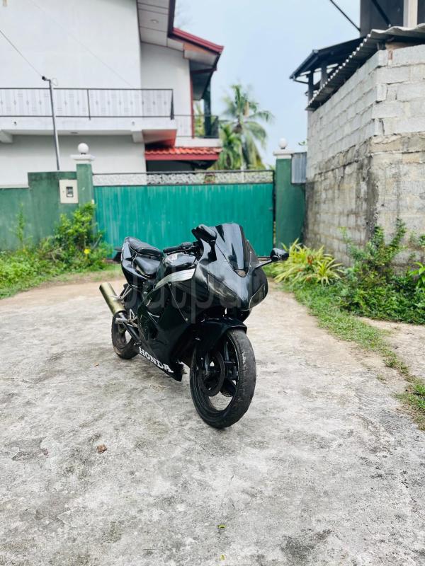 Honda CB400 2014 - Used Bike sale in Sri Lanka - patpat.lk