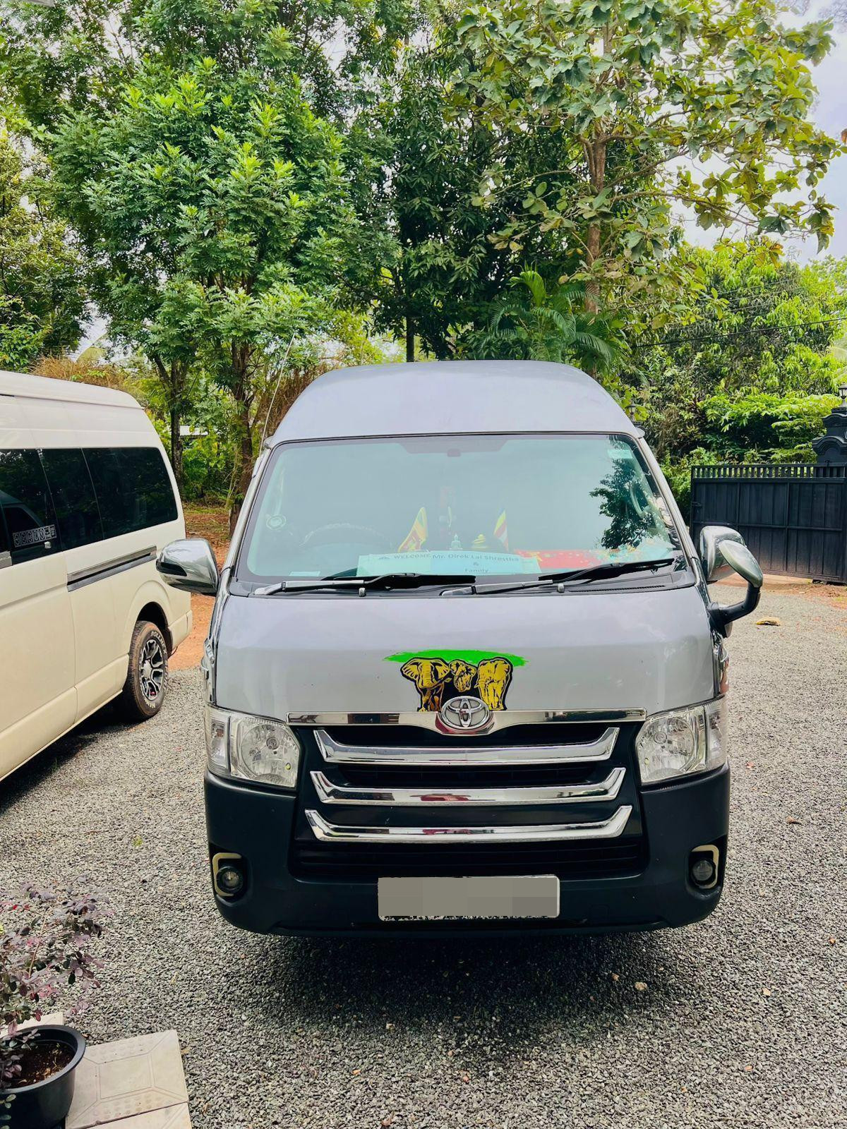 Toyota Hiace 2006 - Used Van sale in Sri Lanka - patpat.lk